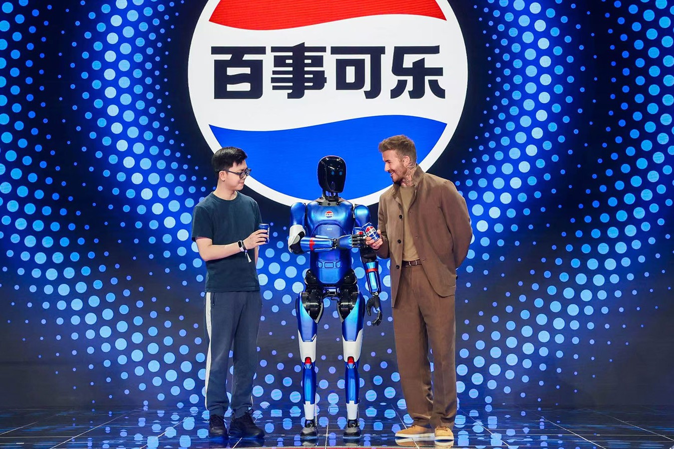 华体会机器人携手百事中国共创“百事蓝宝” 共燃渴望新章